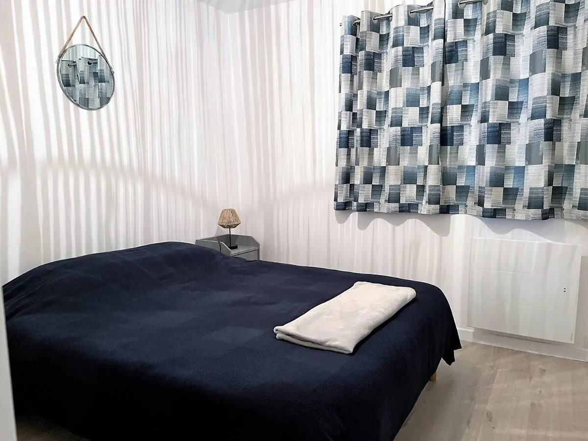 Appartement Renove 2021 Avec Balcon Et Garage, Proche Golf, 3 Pieces, 6 Couchages, Le Lavandou. - Fr-1-251-425 דירה